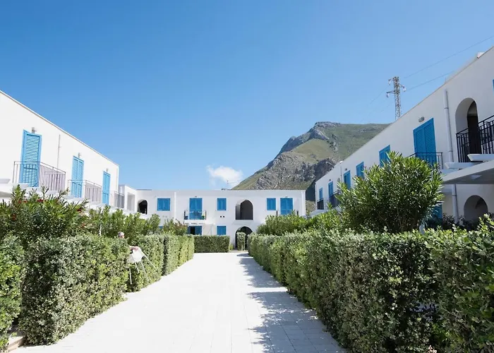 Casa Mirea Di Teti Con Piscina A Macari