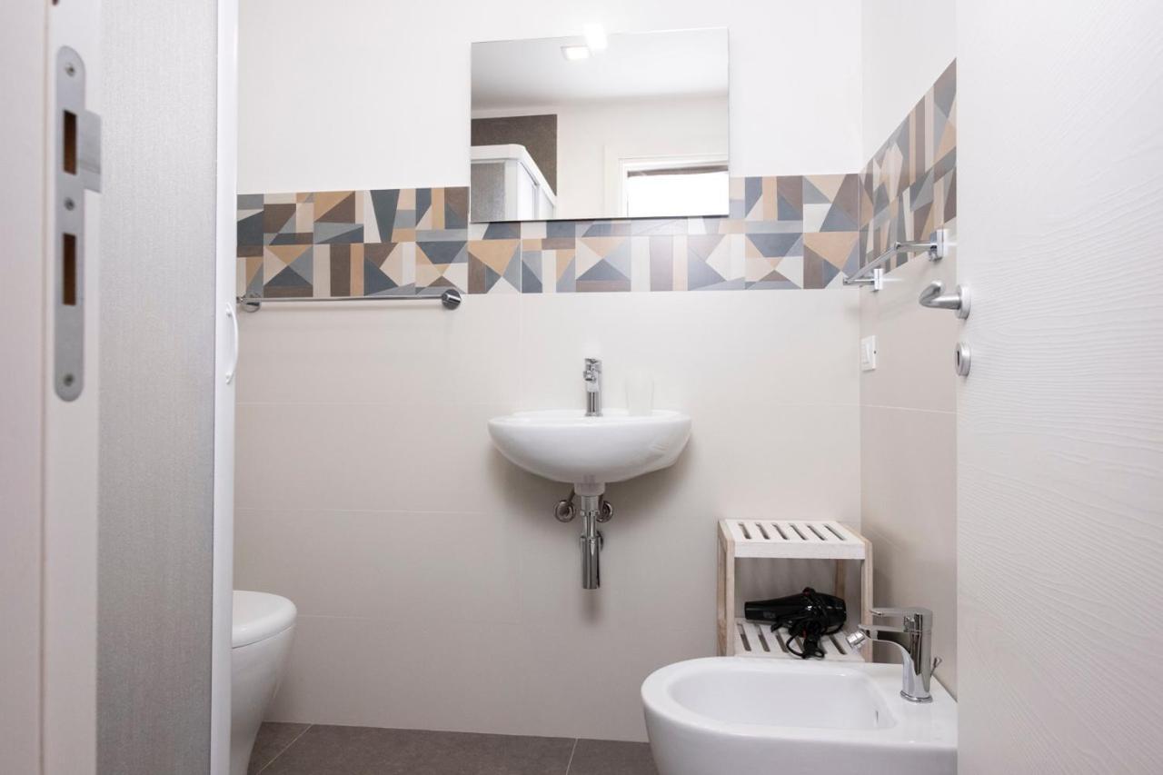 Vakantiehuis Casa Mirea Di Teti Con Piscina A *
